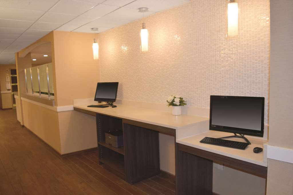 La Quinta By Wyndham Mechanicsburg - Harrisburg Удобства фото